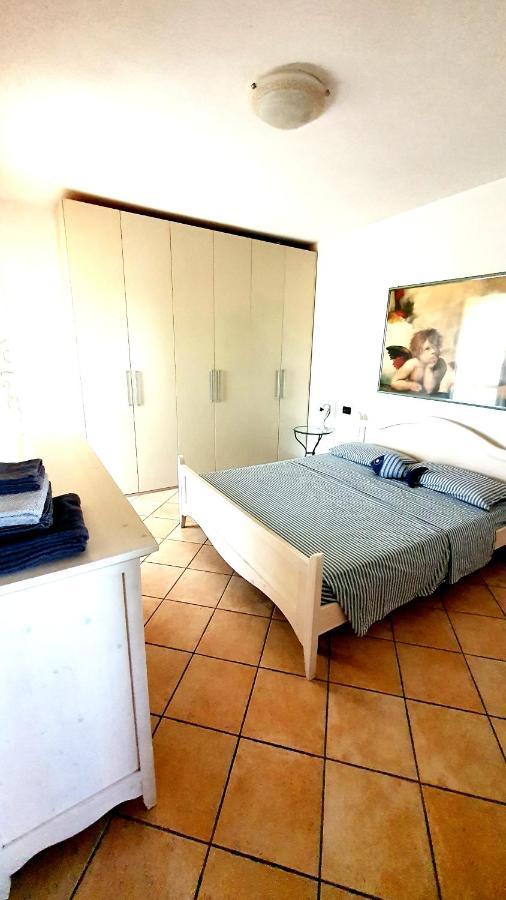 סירמיונה Villa Lago 5 מראה חיצוני תמונה