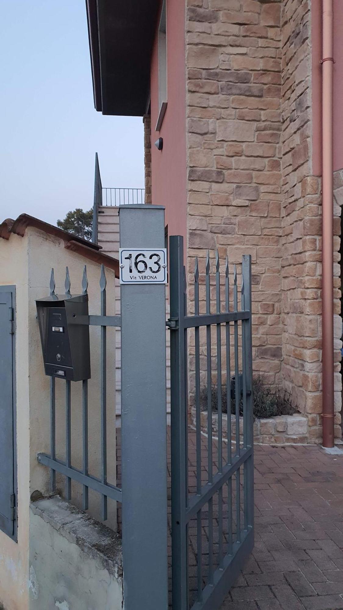 סירמיונה Villa Lago 5 מראה חיצוני תמונה